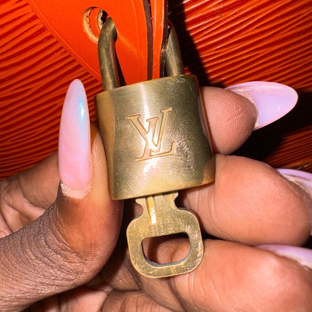 SOLD! LOUIS VUITTON Epi Speedy 30 Kenyan Fawn - Picture 13 of 14